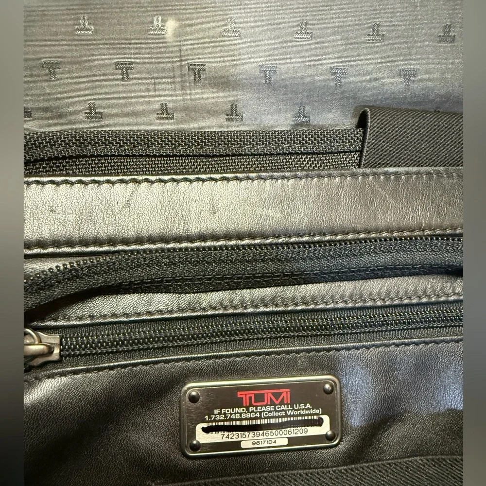 TUMI Alpha Expandable Leather Briefcase Attaché Case 96171D4